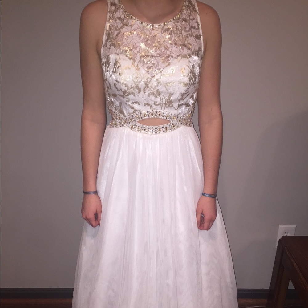 B. Darlin White Long Prom Dress